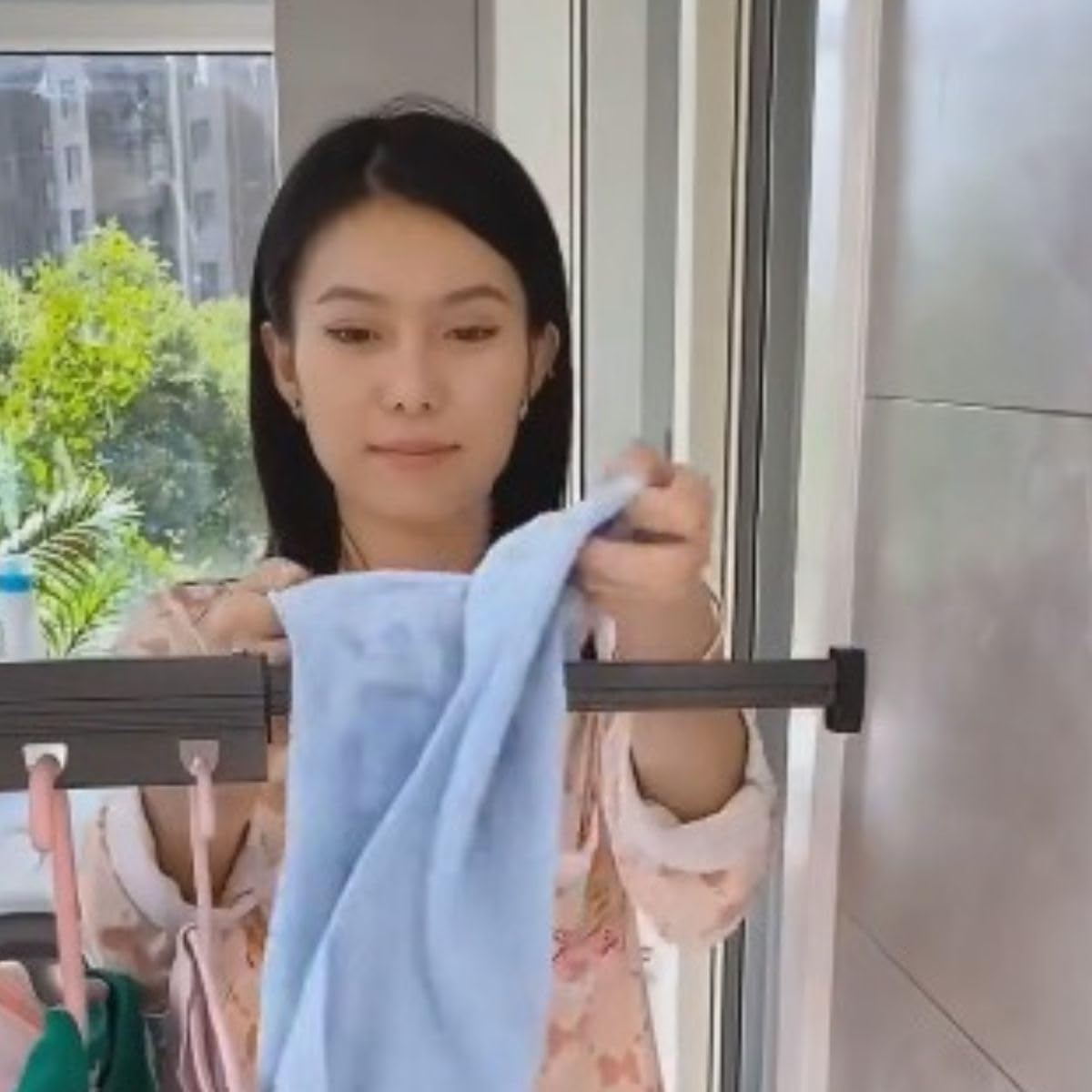 Cabideiro Varal Retrátil De Cabides Com Ventosa Para Lavanderia Compacto Organizador De Roupas Ideal Apartamentos Casas