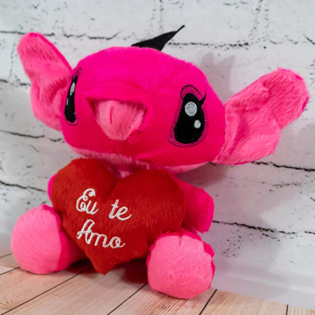 Pelúcia Stitch 22 cm com coração Eu te amo 10 cm